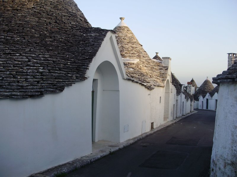 vie tipiche alberobello 800